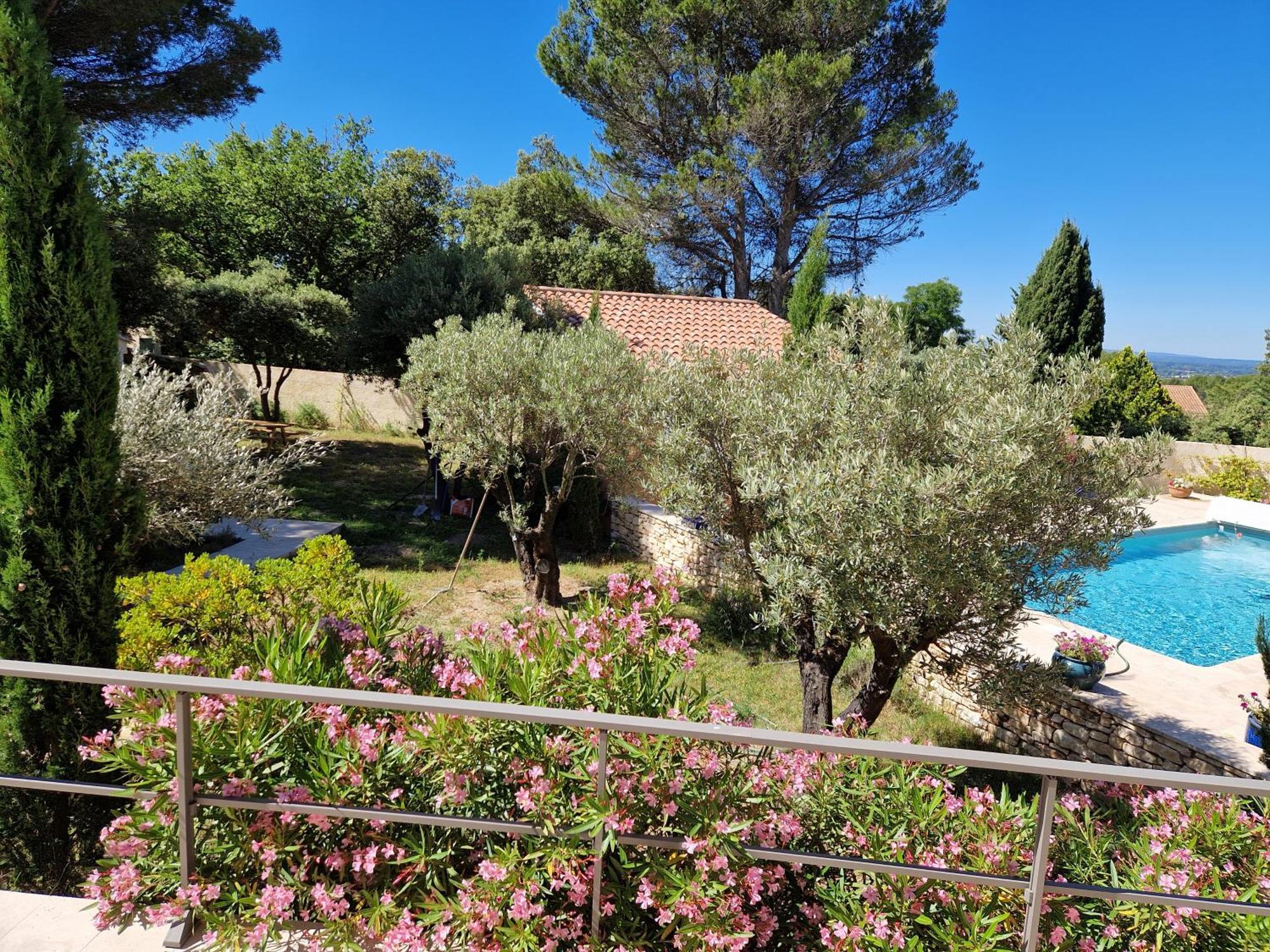 Villa La Cigaliere LʼIsle-sur-la-Sorgue Exterior foto